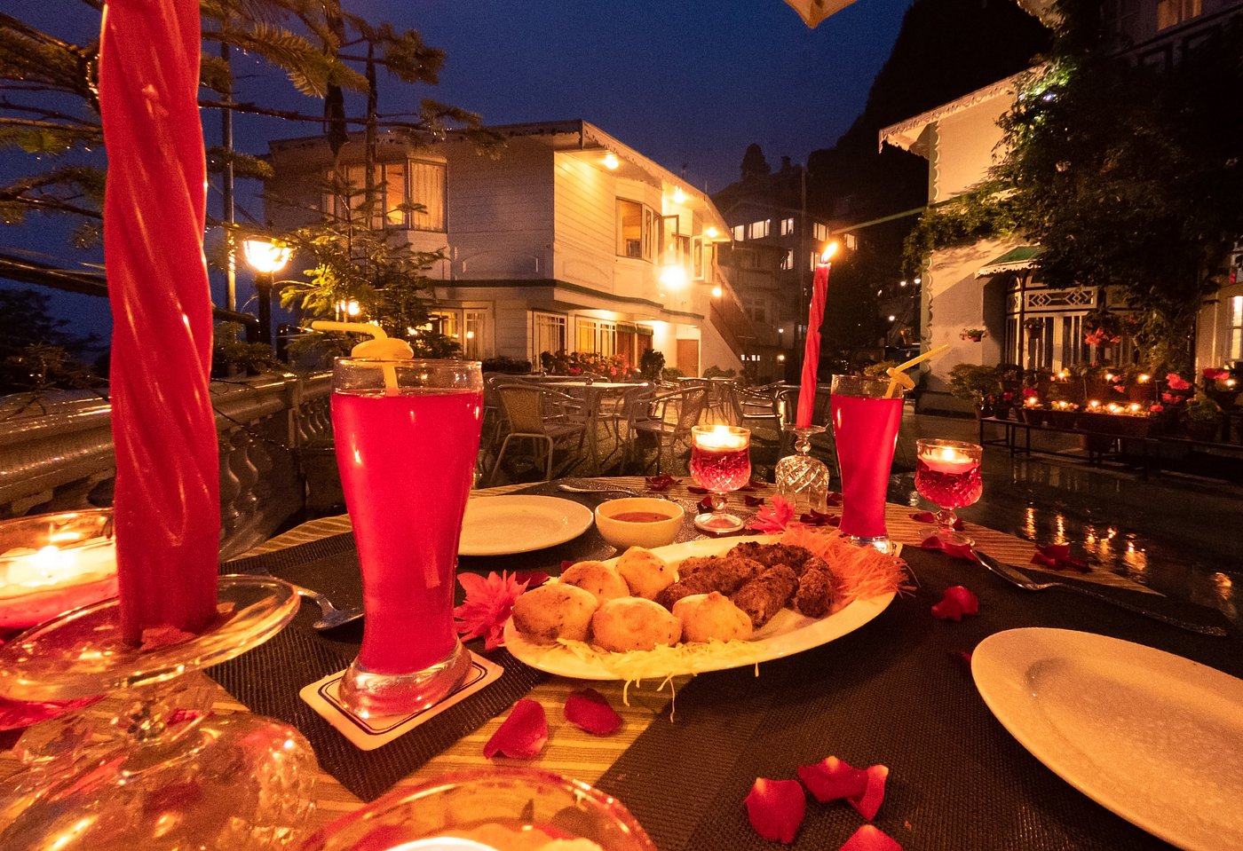 Udaan Dekeling Hotel (Breakfast Mandatory)