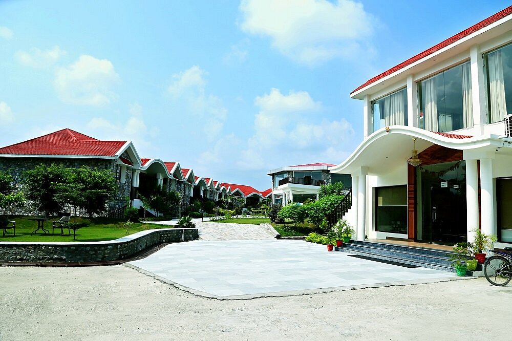 Crestmont Manral Resort Jim Corbett